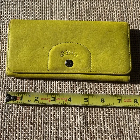 Longchamp Le Pliage Cuir Zip Around Yellow Leather Wallet. - Picture 8 of 11